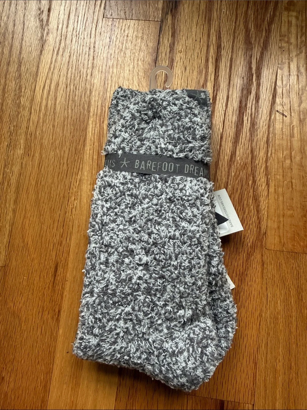 Barefoot Dreams Cozy Chic Graphite White Fuzzy Socks brand new with tags